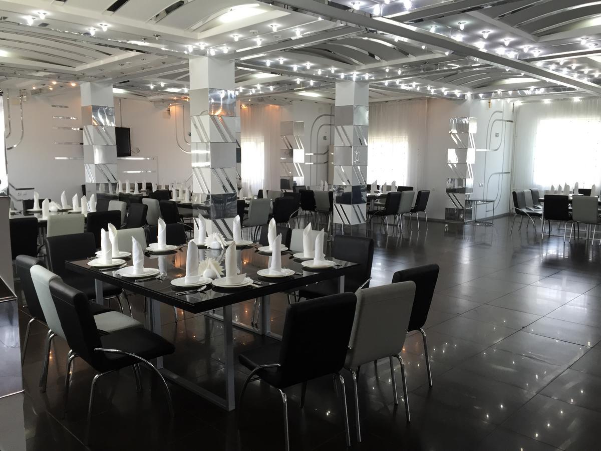 Hotel Ark Ms Taraz Luaran gambar