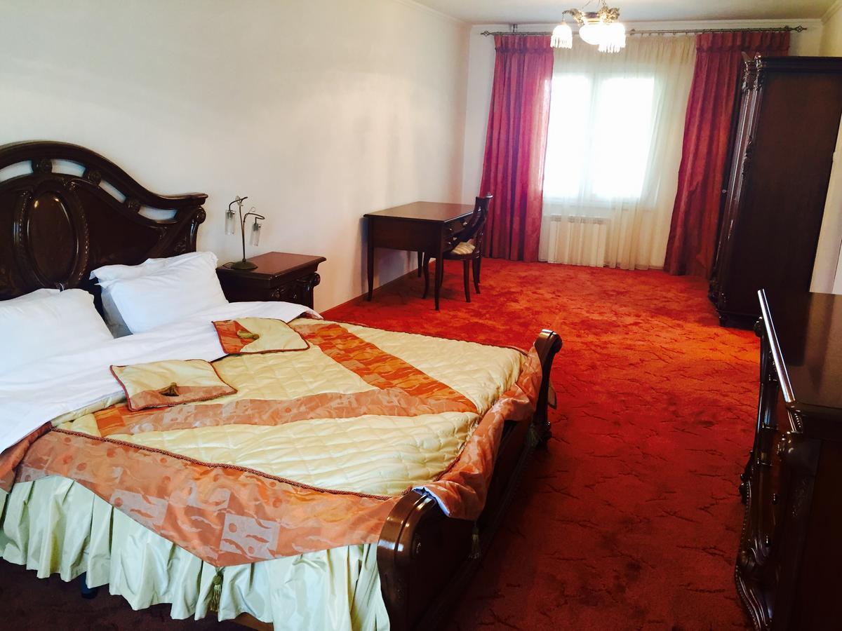 Hotel Ark Ms Taraz Luaran gambar
