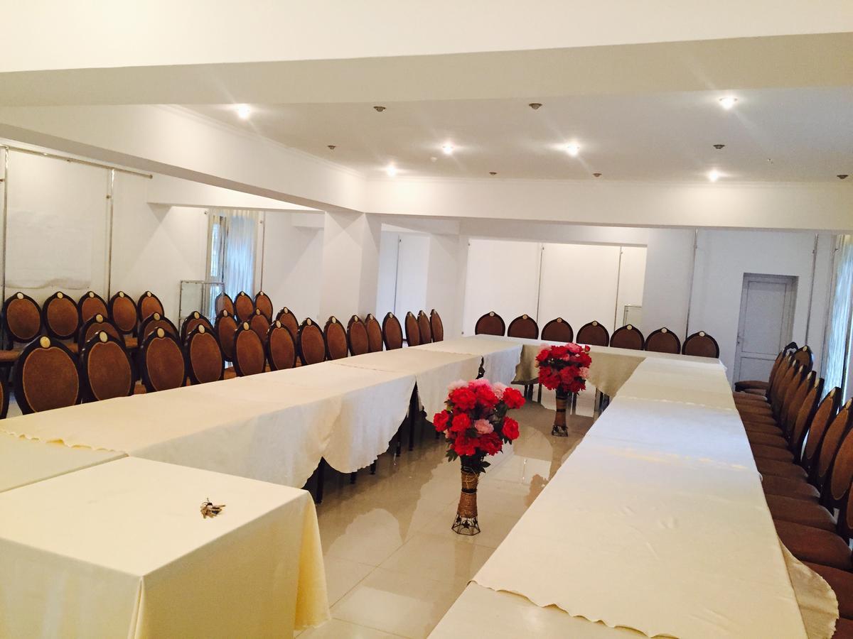 Hotel Ark Ms Taraz Luaran gambar