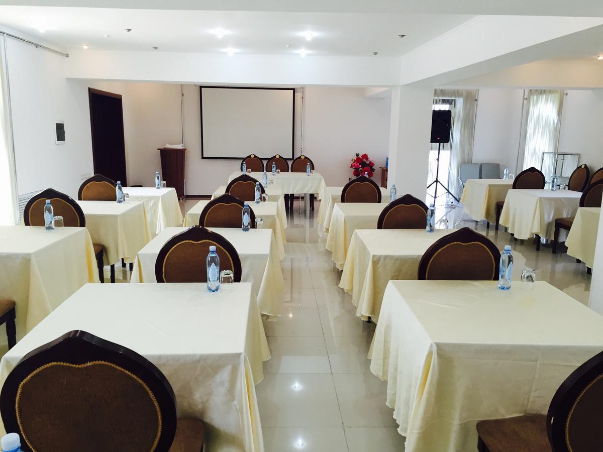Hotel Ark Ms Taraz Luaran gambar