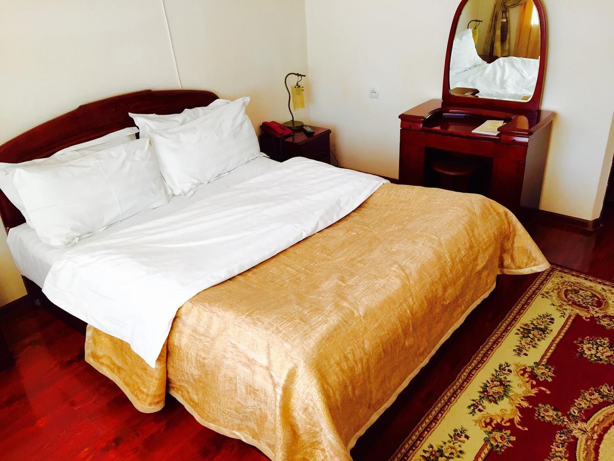 Hotel Ark Ms Taraz Luaran gambar