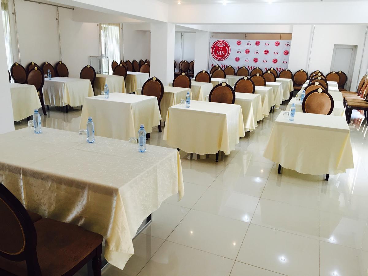 Hotel Ark Ms Taraz Luaran gambar