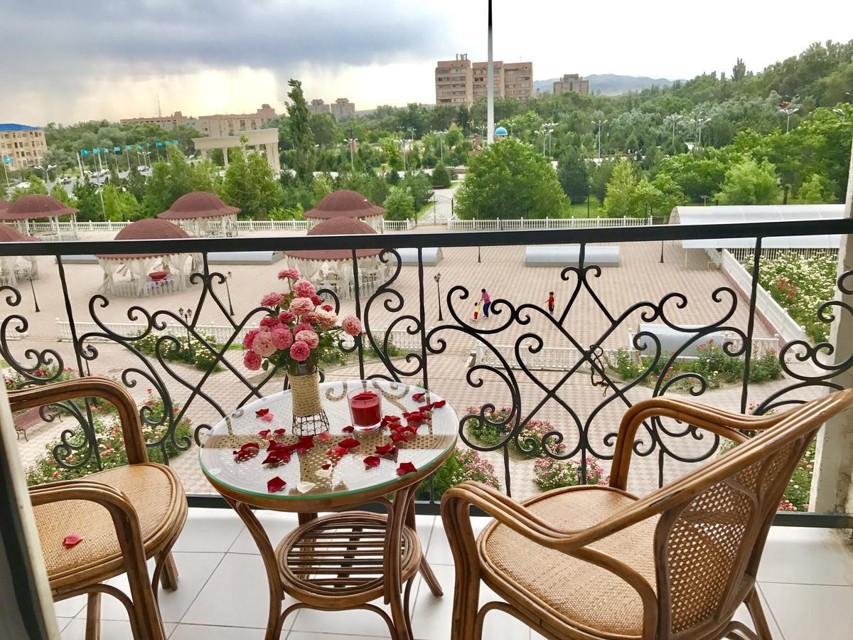 Hotel Ark Ms Taraz Luaran gambar